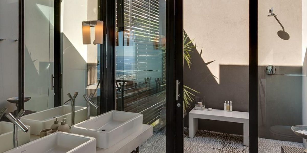 Indoor / Outdoor Bathroom