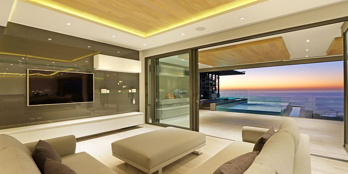 TV lounge, Swimming Pool and Jacuzzi